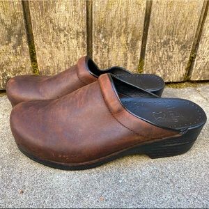 Dansko Sonja Antique Brown size 40